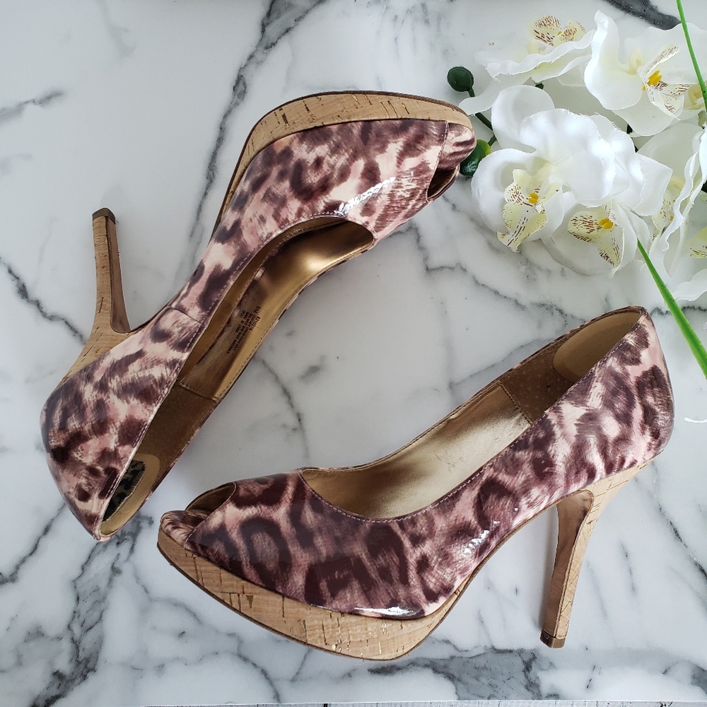 Isola Notte Leopard Print Peep Toe Pump Heels Pink